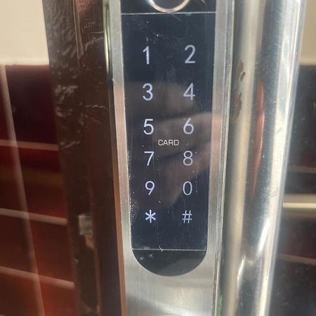 Vysoka Apartman Emf/Stp Братислава Екстериор снимка