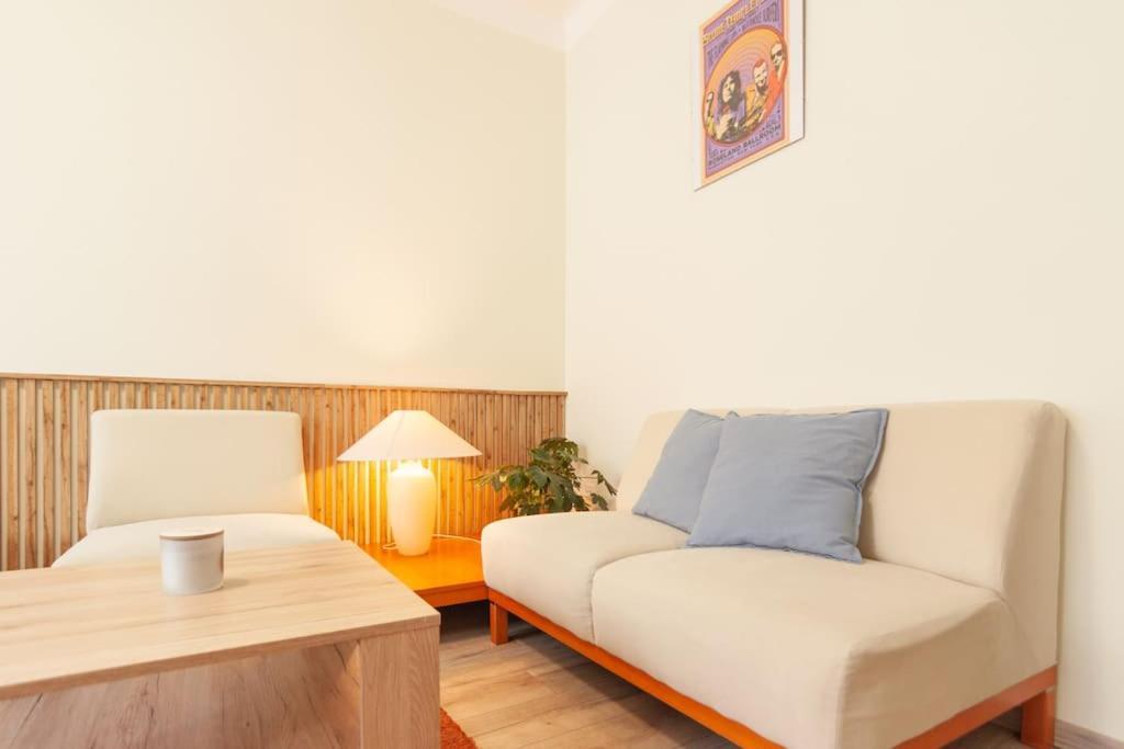 Vysoka Apartman Emf/Stp Братислава Екстериор снимка